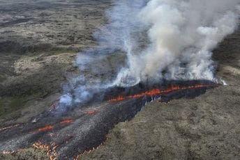Na Islandu eruptirao vulkan, lava izvire iz pukotine duge 200 metara Na Islandu eruptirao vulkan, lava izvire iz pukotine duge 200 metara