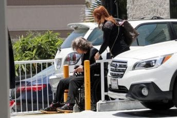 Ozi Ozborn odgodio nastupe: "Tijelo još nije spremno" Ozi Ozborn odgodio nastupe: "Tijelo još nije spremno"