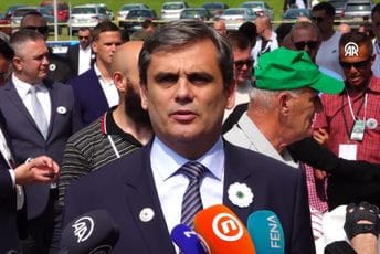 Ibrahimović u Potočarima: Danas je dan svih nas Bošnjaka, dan tuge, žalosti i sjećanja Ibrahimović u Potočarima: Danas je dan svih nas Bošnjaka, dan tuge, žalosti i sjećanja