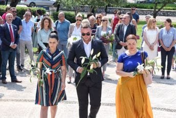 Mladi DPS: Moralna obaveza svakoga od nas da pamtimo i govorimo istinu o počinjenom genocidu Mladi DPS: Moralna obaveza svakoga od nas da pamtimo i govorimo istinu o počinjenom genocidu