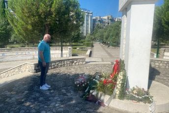 Zeković odao poštu ubijenim Srbima: Prihvatanje genocida u Srebrenici ne znači da i Srbi nijesu žrtve i da nije bilo zločina nad njima Zeković odao poštu ubijenim Srbima: Prihvatanje genocida u Srebrenici ne znači da i Srbi nijesu žrtve i da nije bilo zločina nad njima