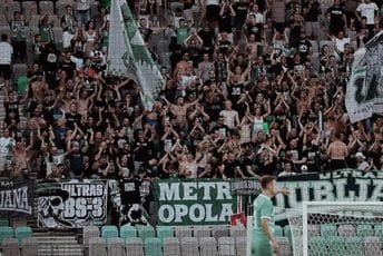 "Never forget Srebrenica": Navijačka poruka na utakmici Lige prvaka u Ljubljani "Never forget Srebrenica": Navijačka poruka na utakmici Lige prvaka u Ljubljani