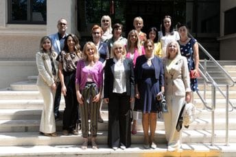 Osnovan Ženski klub Skupštine Glavnog grada: Evo ko su članice Osnovan Ženski klub Skupštine Glavnog grada: Evo ko su članice