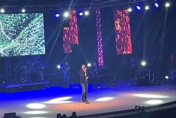 (VIDEO) Proslava Dana državnosti uz hitove Sergeja Ćetkovića na Cetinju (VIDEO) Proslava Dana državnosti uz hitove Sergeja Ćetkovića na Cetinju