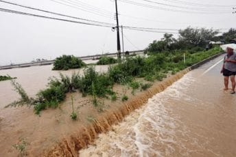 Obilna kiša izazvala poplave i klizišta u Južnoj Koreji, sedmoro poginulih Obilna kiša izazvala poplave i klizišta u Južnoj Koreji, sedmoro poginulih
