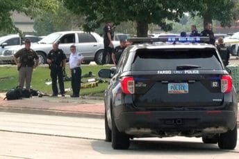 Jedan policajac ubijen, dvojica ranjena u pucnjavi u Sjevernoj Dakoti Jedan policajac ubijen, dvojica ranjena u pucnjavi u Sjevernoj Dakoti