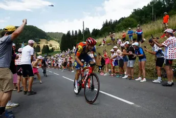 Rodrigezu 14. etapa: Lideri vodili bespoštednu borbu na Alpima, na startu smo vidjeli i žestok sudar Rodrigezu 14. etapa: Lideri vodili bespoštednu borbu na Alpima, na startu smo vidjeli i žestok sudar