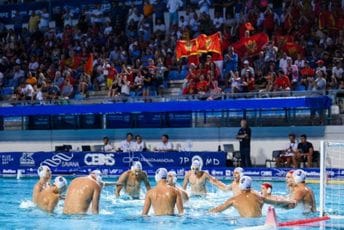 Crna Gora je u finalu EP: Nakon spektakularnog preokreta, mlade 'ajkule' prošle zahvaljujući petercima Crna Gora je u finalu EP: Nakon spektakularnog preokreta, mlade 'ajkule' prošle zahvaljujući petercima