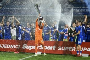 Hajduk srušen u nastavku: Dinamo osvajač prvog ovosezonskog trofeja u Hrvatskoj Hajduk srušen u nastavku: Dinamo osvajač prvog ovosezonskog trofeja u Hrvatskoj