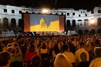 Pred publikom nakon dvije godine: "Šesti autobus" otvorio Pulski filmski festival Pred publikom nakon dvije godine: "Šesti autobus" otvorio Pulski filmski festival