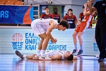 Pogledajte trojku Bogavca kojom je naša U20 selekcija ostala u "A" diviziji (VIDEO) Pogledajte trojku Bogavca kojom je naša U20 selekcija ostala u "A" diviziji (VIDEO)