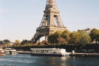 Nakon više od 100 godina: Parižani i turisti moći će da se kupaju u Seni Nakon više od 100 godina: Parižani i turisti moći će da se kupaju u Seni