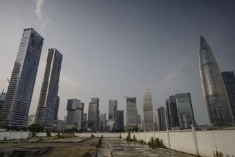 Kineska agencija za nekretnine Evergrande u dvije godine izgubila nevjerovatnih 81 milijardu dolara Kineska agencija za nekretnine Evergrande u dvije godine izgubila nevjerovatnih 81 milijardu dolara