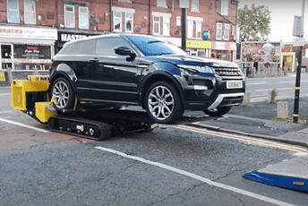 (VIDEO) Robot Eastract može ukloniti automobile i iz najužeg prostora (VIDEO) Robot Eastract može ukloniti automobile i iz najužeg prostora