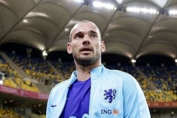 Ajaksovi navijači zaprijetili legendi da se ne vraća: Ti si šizofreničar, ako dođeš biće rat Ajaksovi navijači zaprijetili legendi da se ne vraća: Ti si šizofreničar, ako dođeš biće rat