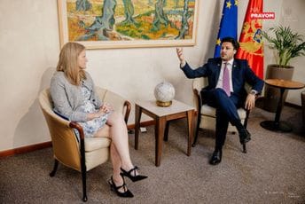 Oproštajna posjeta britanske ambasadorke Abazoviću; Medoks: Dvije zemlje dijele iste ciljeve Oproštajna posjeta britanske ambasadorke Abazoviću; Medoks: Dvije zemlje dijele iste ciljeve