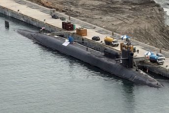Američka nuklearna podmornica nakon 40 godina ušla u luku u Južnoj Koreji Američka nuklearna podmornica nakon 40 godina ušla u luku u Južnoj Koreji