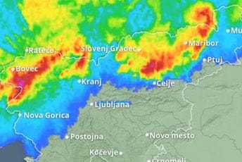 Snažna oluja pogodila Austriju i ide ka Sloveniji: Vjetar nosio krovove, predsjednik evakuisan iz voza Snažna oluja pogodila Austriju i ide ka Sloveniji: Vjetar nosio krovove, predsjednik evakuisan iz voza