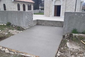 Zeković odborničku naknadu prilaže za podizanje grobnice vladici Antoniju Zeković odborničku naknadu prilaže za podizanje grobnice vladici Antoniju