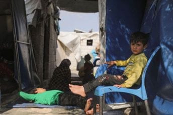 UN smanjuje pomoć sirijskim izbjeglicama u Jordanu UN smanjuje pomoć sirijskim izbjeglicama u Jordanu