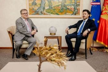 Abazović primio Timonijea u oproštajnu posjetu: Poručili da će bilateralni odnosi nastaviti da se unapređuju Abazović primio Timonijea u oproštajnu posjetu: Poručili da će bilateralni odnosi nastaviti da se unapređuju