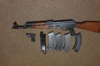 U Prčanju pronađena automatska puška i pištolj U Prčanju pronađena automatska puška i pištolj