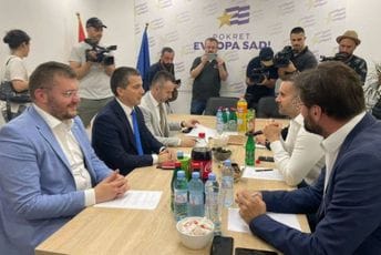 Bečić: CG treba da ima jaku stabilnu reformsku vladu koja će da počiva na principima PES-a Bečić: CG treba da ima jaku stabilnu reformsku vladu koja će da počiva na principima PES-a