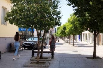 Vrućina ne popušta: Danas do 37 stepeni, lokalno mogući pljuskovi i grmljavina u popodnevnim satima Vrućina ne popušta: Danas do 37 stepeni, lokalno mogući pljuskovi i grmljavina u popodnevnim satima