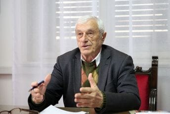 Đukanović uputio telegram saučešća povodom smrti Slobodana Simovića Đukanović uputio telegram saučešća povodom smrti Slobodana Simovića