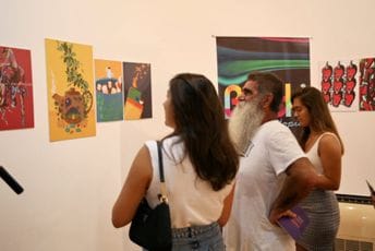 Barski ljetopis: Najtoplijoj sedmici ljeta studenti cetinjskog FLU podarili i umjetničku “Toplinu” Barski ljetopis: Najtoplijoj sedmici ljeta studenti cetinjskog FLU podarili i umjetničku “Toplinu”