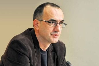 Novi Sad: Sinu Dinka Gruhonjića demoliran automobil