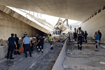 Tri osobe uhapšene zbog rušenja mosta u Grčkoj Tri osobe uhapšene zbog rušenja mosta u Grčkoj