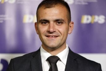 Andrić: Prazne klupe u redovima barske opozicije dokaz o njihovoj zabrinutosti o kupovini feribota Andrić: Prazne klupe u redovima barske opozicije dokaz o njihovoj zabrinutosti o kupovini feribota