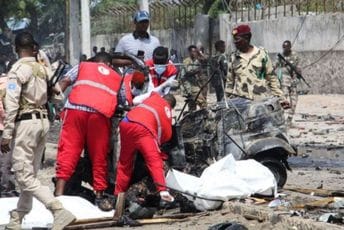 Bombaš samoubica ubio najmanje deset vojnika u Somaliji Bombaš samoubica ubio najmanje deset vojnika u Somaliji