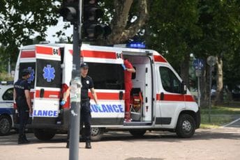 Smederevo: Eksplozija u centru raznijela tri sprata zgrade, jedna osoba poginula (VIDEO) Smederevo: Eksplozija u centru raznijela tri sprata zgrade, jedna osoba poginula (VIDEO)