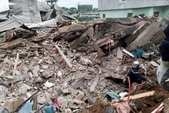 Afrika: U rušenju zgrade poginule čak 33 osobe, više od 20 je ranjeno Afrika: U rušenju zgrade poginule čak 33 osobe, više od 20 je ranjeno