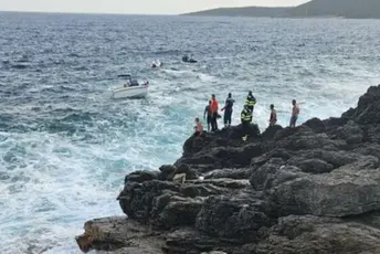 Nesreća kod Plavih horizonata: Jedna osoba poginula, dvije spašene Nesreća kod Plavih horizonata: Jedna osoba poginula, dvije spašene