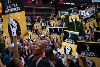 Pokazali solidarnost: Holivudski glumci doniraju milione za pomoć kolegama u štrajku Pokazali solidarnost: Holivudski glumci doniraju milione za pomoć kolegama u štrajku