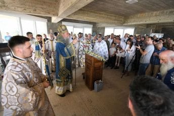 Joanikije: Hram počet bez dozvola, vjerni narod se na to nije obazirao Joanikije: Hram počet bez dozvola, vjerni narod se na to nije obazirao