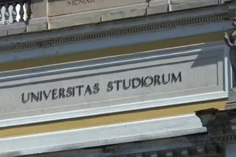 Studentkinje koje su veličale Ratka Mladića isključene sa sarajevskog fakulteta Studentkinje koje su veličale Ratka Mladića isključene sa sarajevskog fakulteta