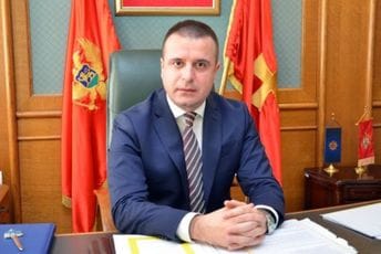 Enes Baković će biti saslušan kao svjedok u istražnom postupku protiv Veljovića Enes Baković će biti saslušan kao svjedok u istražnom postupku protiv Veljovića