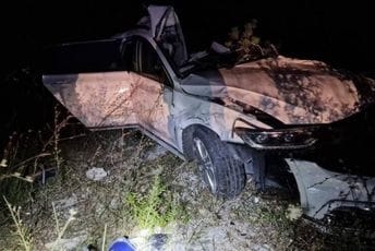 Automobil sletio s puta u Obzovici, poginula jedna osoba Automobil sletio s puta u Obzovici, poginula jedna osoba