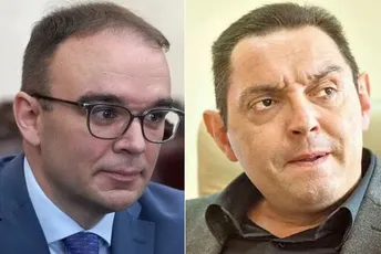 Ambasador BiH u Srbiji se lično zahvalio Vulinu jer je "zbrinuo" studentkinje koje su veličale Mladića Ambasador BiH u Srbiji se lično zahvalio Vulinu jer je "zbrinuo" studentkinje koje su veličale Mladića