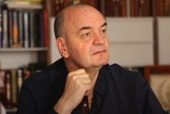 Porfirije odgovorio Vujoševiću na tvrdnje o Mirotiću Porfirije odgovorio Vujoševiću na tvrdnje o Mirotiću