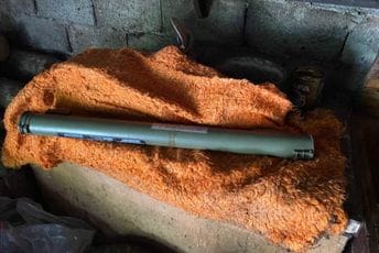 Uhapšena jedna osoba: Policija u Zeti pretresla kuću, pa pronašla ručnu bombu, zolju, lovačku pušku i municiju Uhapšena jedna osoba: Policija u Zeti pretresla kuću, pa pronašla ručnu bombu, zolju, lovačku pušku i municiju