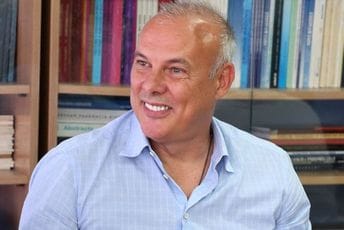 Forbes: Petros Stathis osvaja svijet luksuza – jednu po jednu plažu Forbes: Petros Stathis osvaja svijet luksuza – jednu po jednu plažu