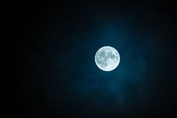 Uspjeh kineske lunarne misije oživio stare teorije zavjere: Američko slijetanje na Mjesec iscenirano
