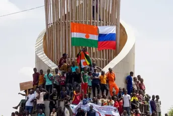 Puč u Nigeru: Zapadna Afrika uvodi sankcije i ne isključuje upotrebu sile Puč u Nigeru: Zapadna Afrika uvodi sankcije i ne isključuje upotrebu sile