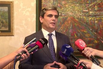 Ibrahimović o ZBCG u Vladi: Neka odluči mandatar, a mi ćemo se o tome izjasniti na partijskim organima Ibrahimović o ZBCG u Vladi: Neka odluči mandatar, a mi ćemo se o tome izjasniti na partijskim organima