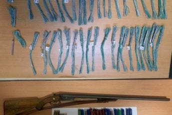 UP: Pretresima u Nikšiću oduzeta lovačka puška, municija i detonatorske kapisle UP: Pretresima u Nikšiću oduzeta lovačka puška, municija i detonatorske kapisle